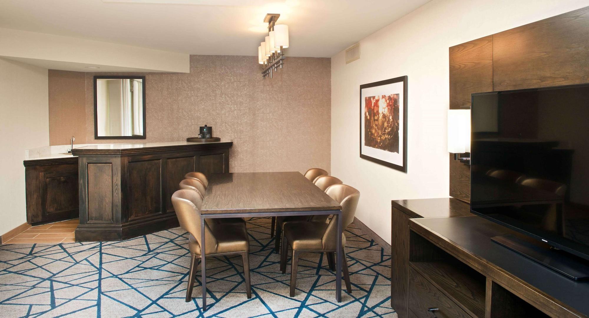 Embassy Suites By Hilton Detroit - Livonia/Novi Екстер'єр фото