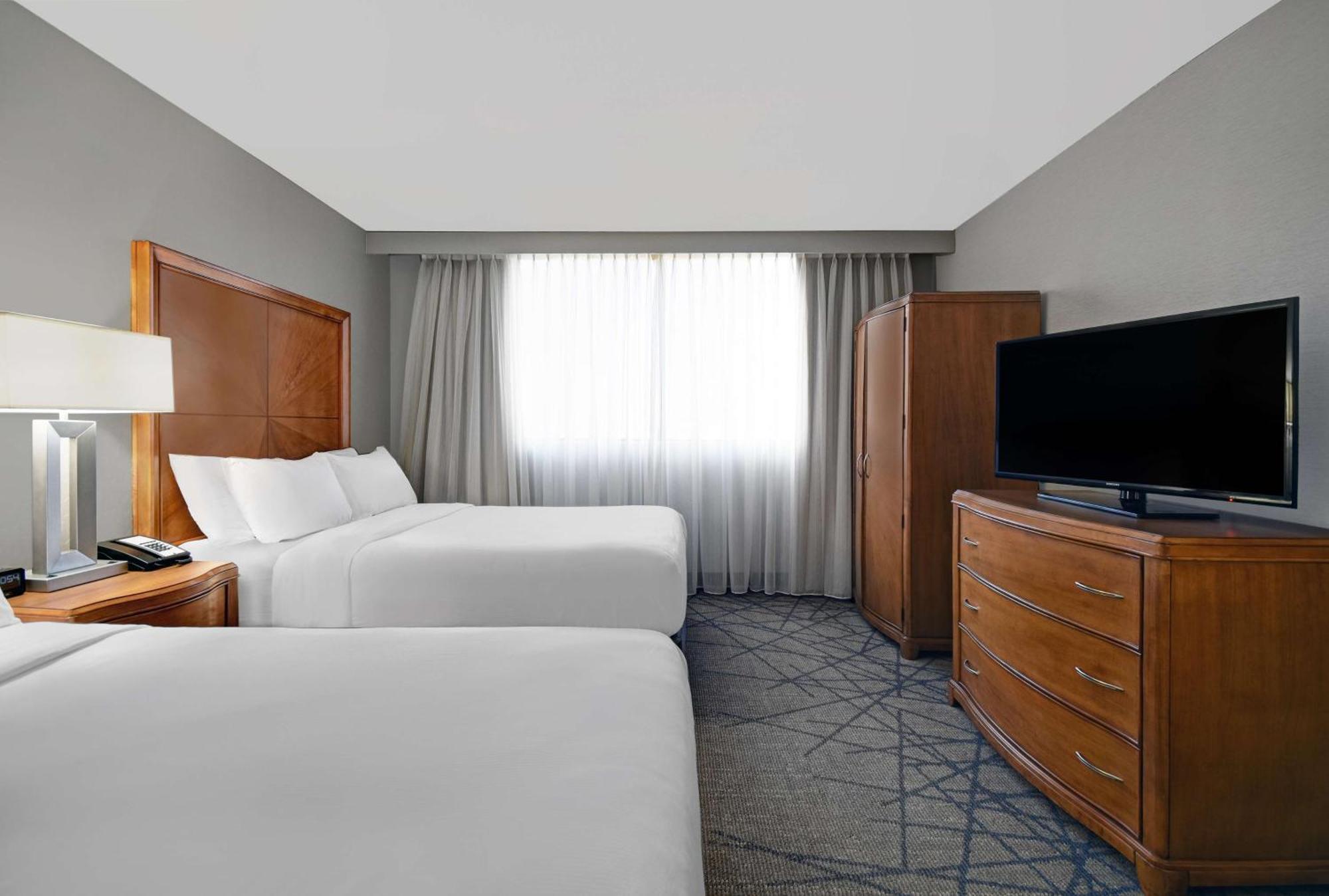 Embassy Suites By Hilton Detroit - Livonia/Novi Екстер'єр фото