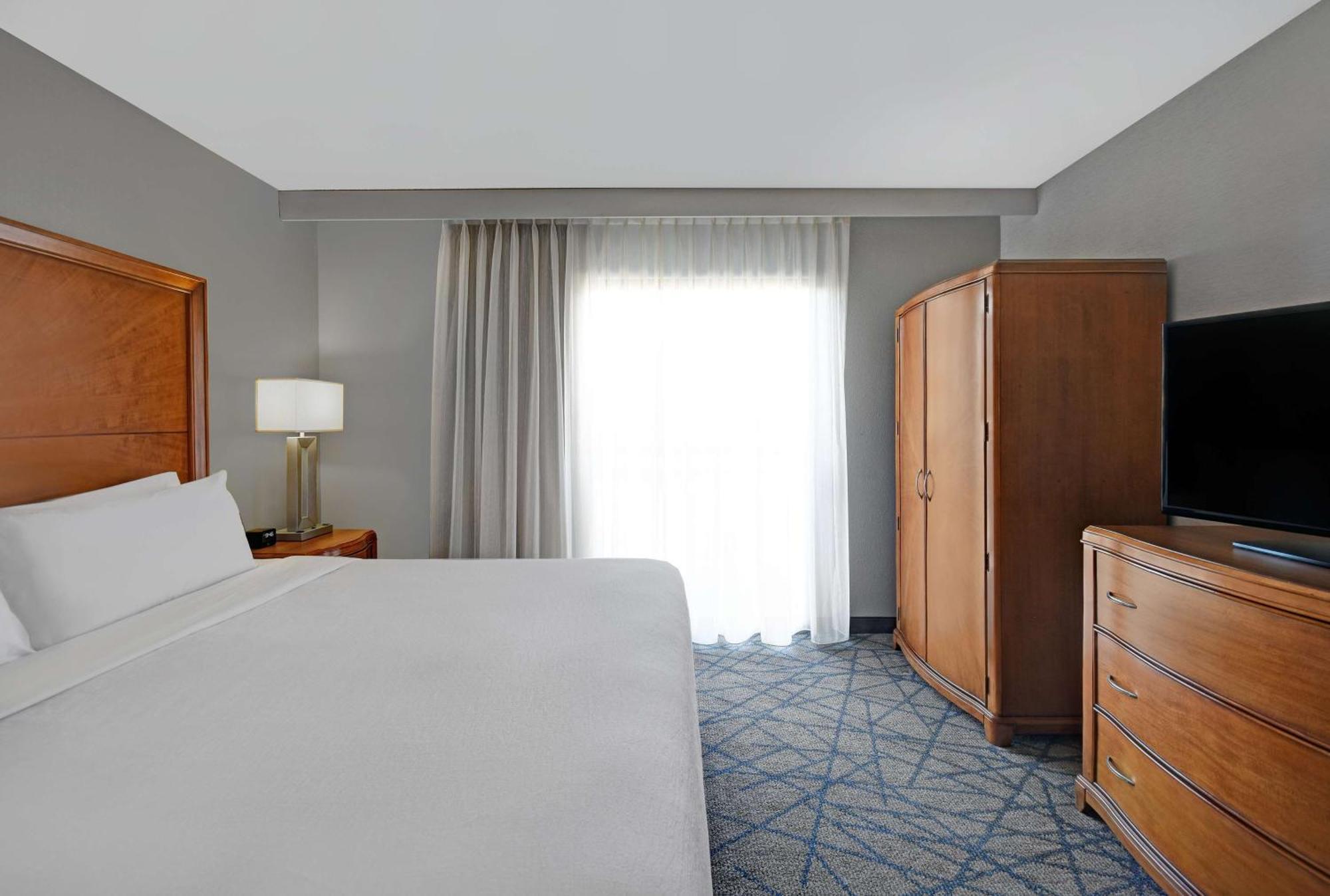 Embassy Suites By Hilton Detroit - Livonia/Novi Екстер'єр фото