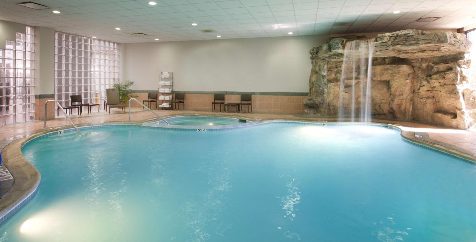 Embassy Suites By Hilton Detroit - Livonia/Novi Екстер'єр фото