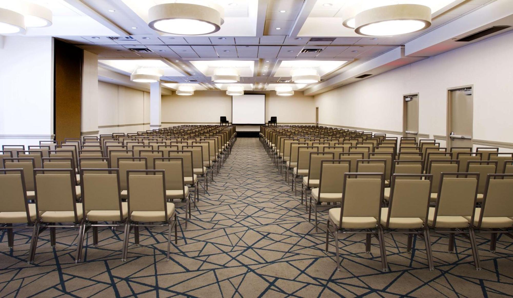 Embassy Suites By Hilton Detroit - Livonia/Novi Екстер'єр фото