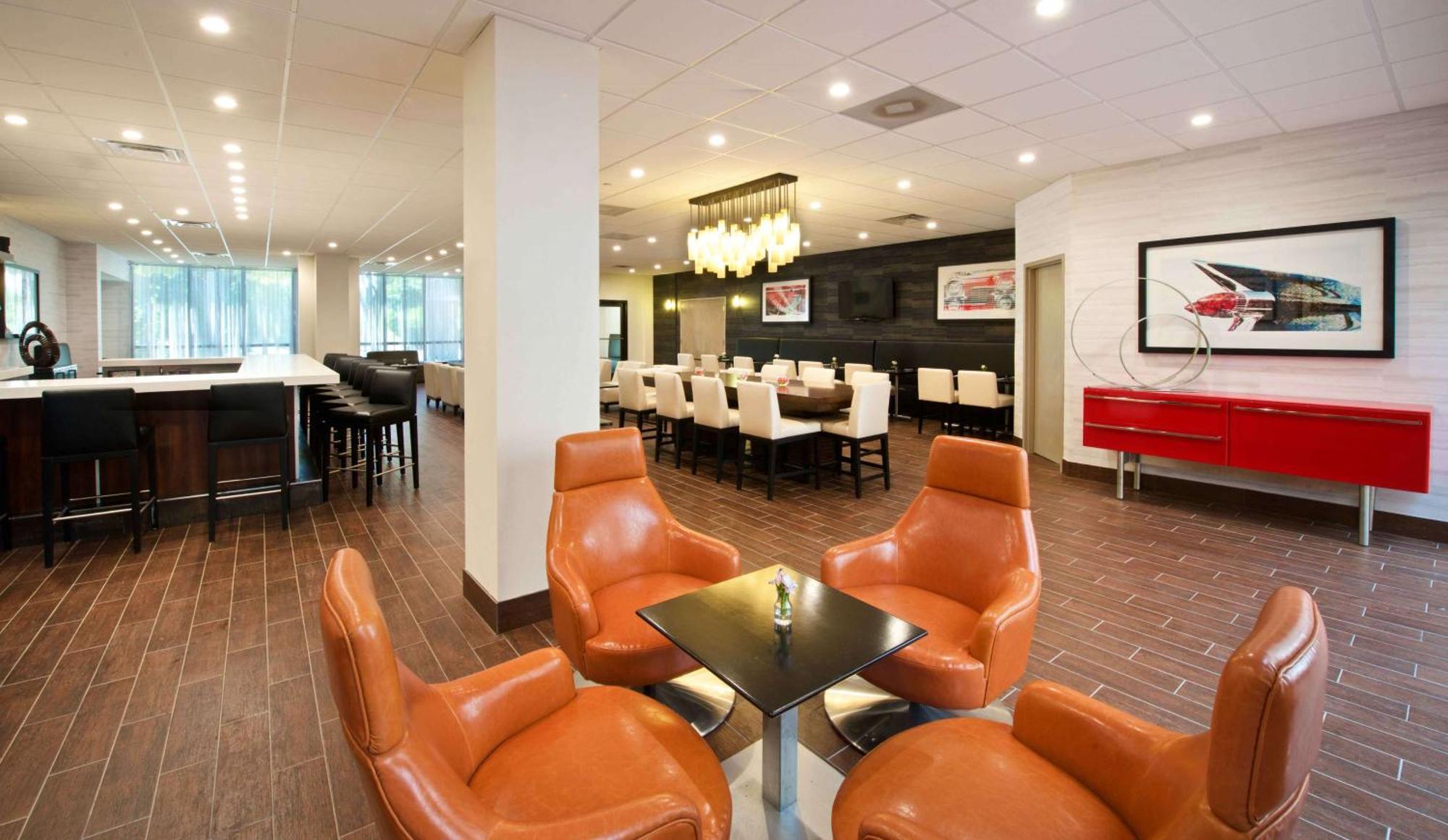 Embassy Suites By Hilton Detroit - Livonia/Novi Екстер'єр фото