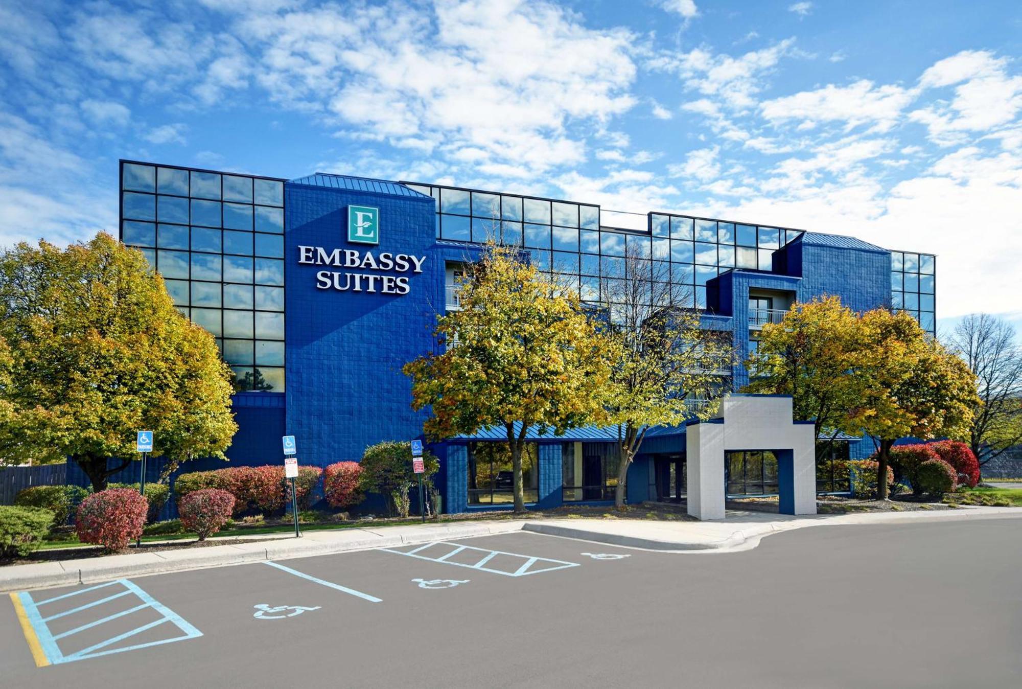 Embassy Suites By Hilton Detroit - Livonia/Novi Екстер'єр фото
