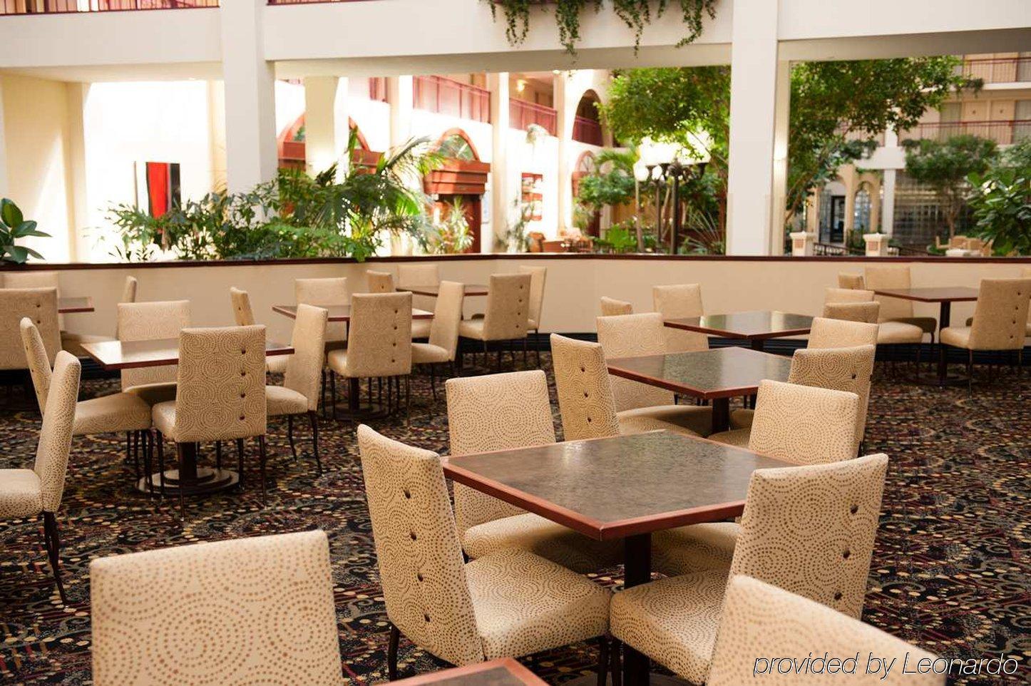 Embassy Suites By Hilton Detroit - Livonia/Novi Екстер'єр фото