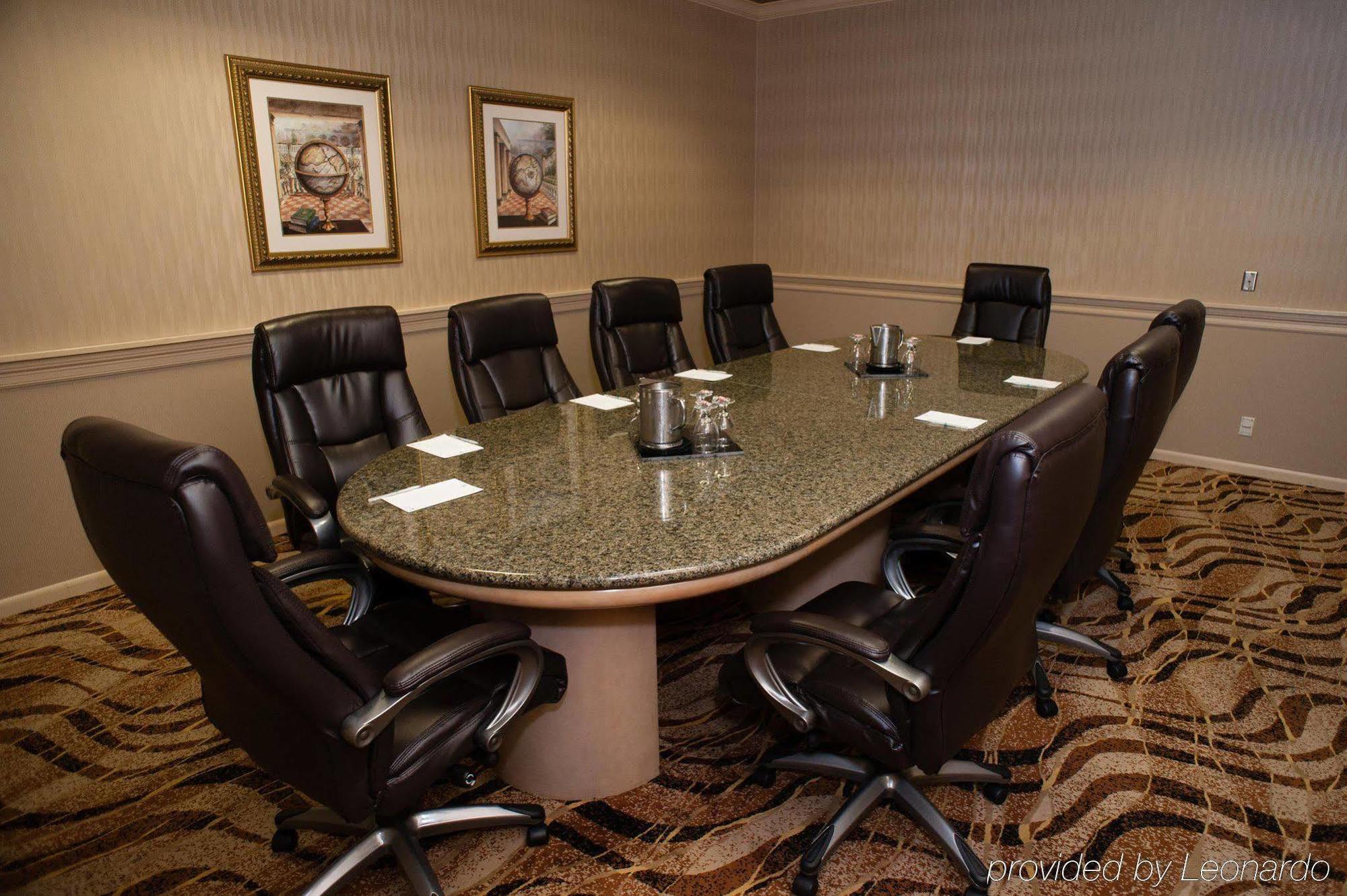 Embassy Suites By Hilton Detroit - Livonia/Novi Екстер'єр фото